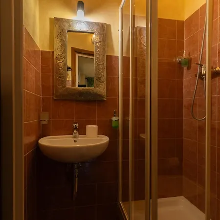 814 Bed & Breakfast 4*